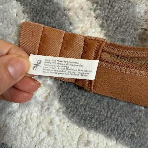 Lively All-Day Deep V No-Wire in Latte 34 NWOT - Picture 6 of 7